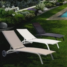 Lettino da piscina in alluminio con ruote